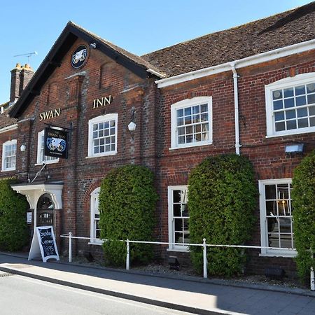 The Swan Inn Sturminster Newton Exterior photo